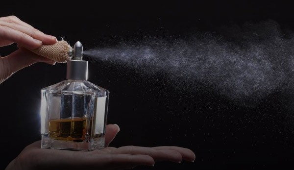 روش افزایش ماندگاری و پخش بوی عطر